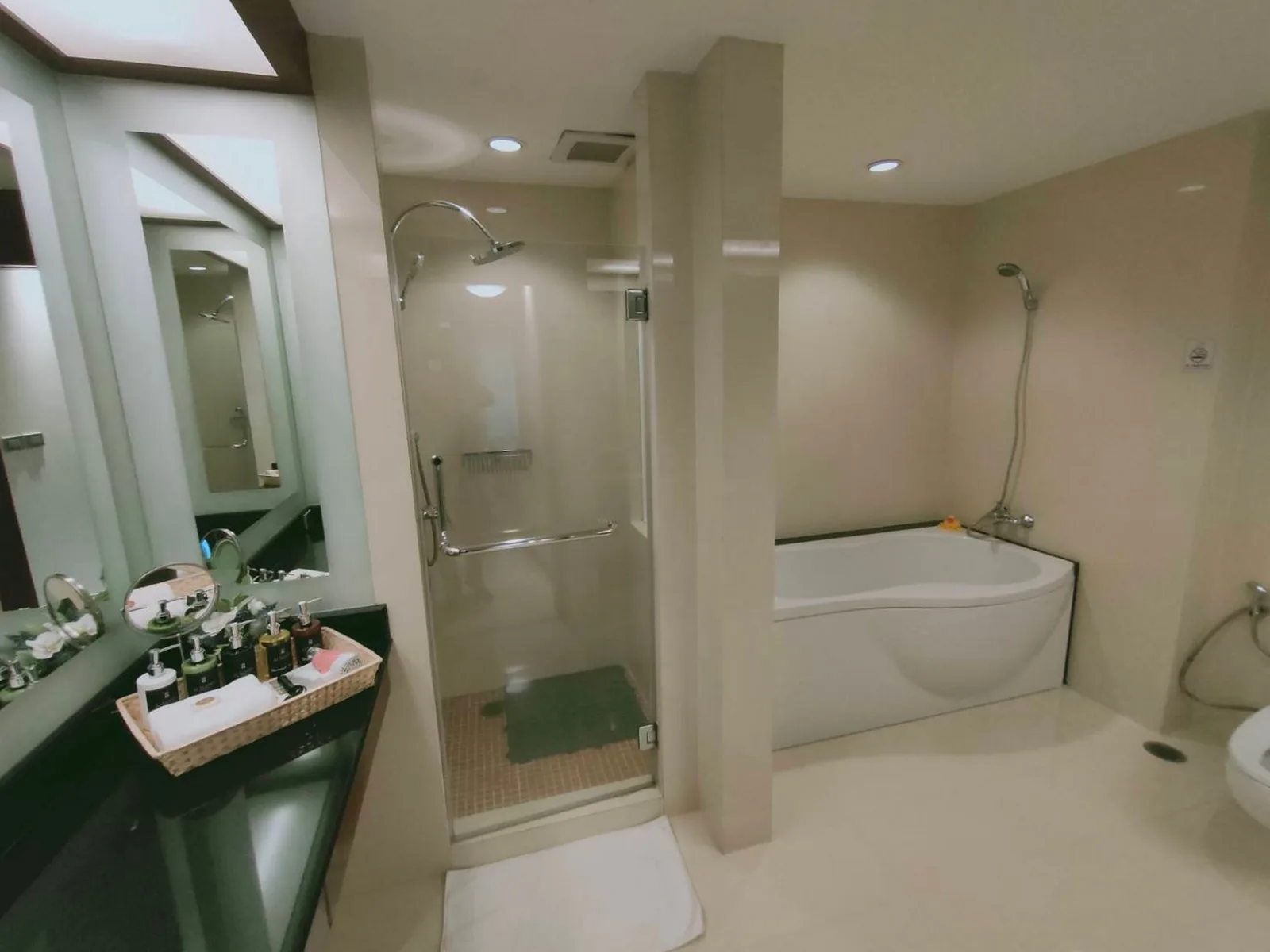 JJ Mansion — photo 10