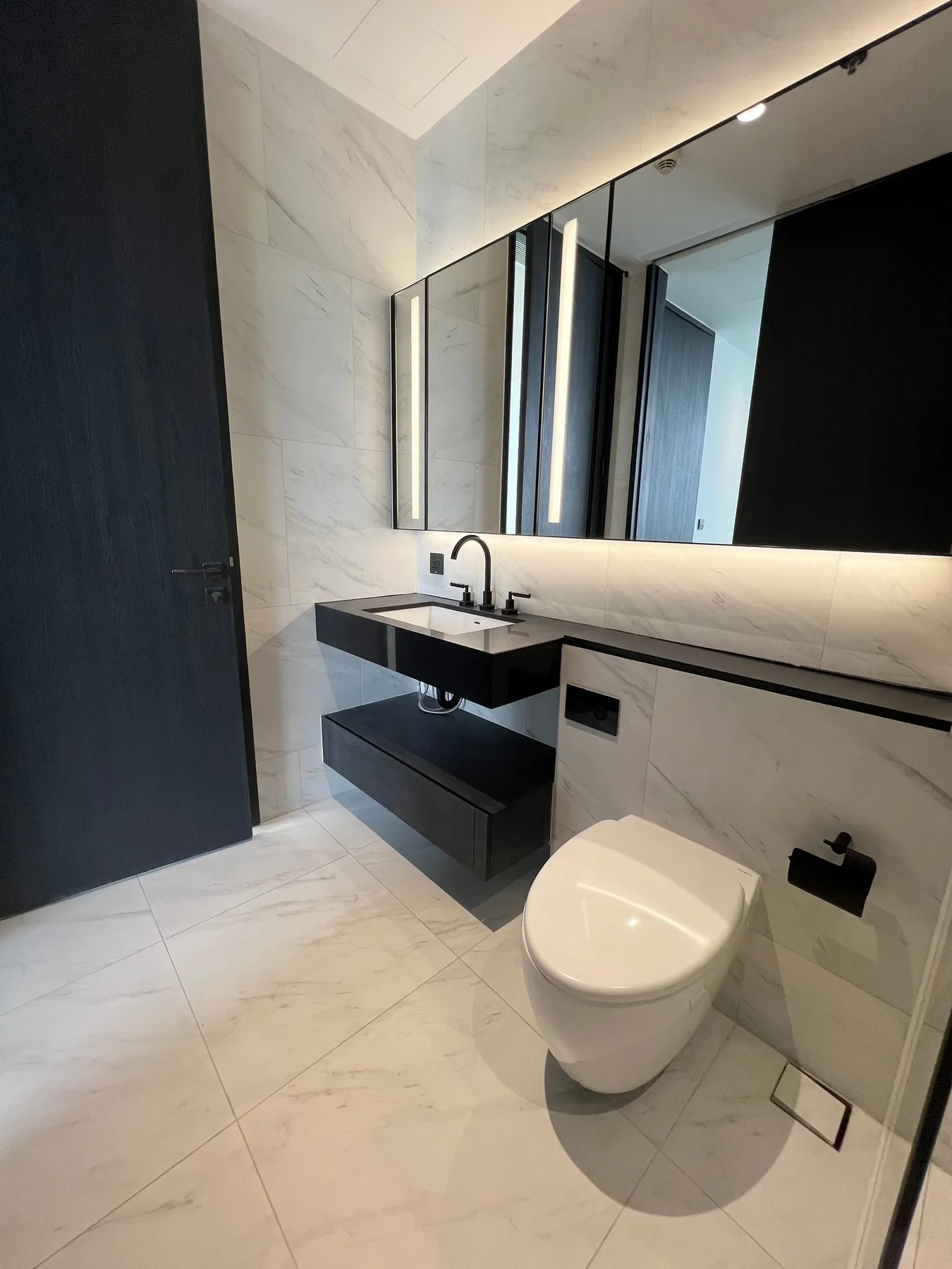 Tait Sathorn 12 — photo 3
