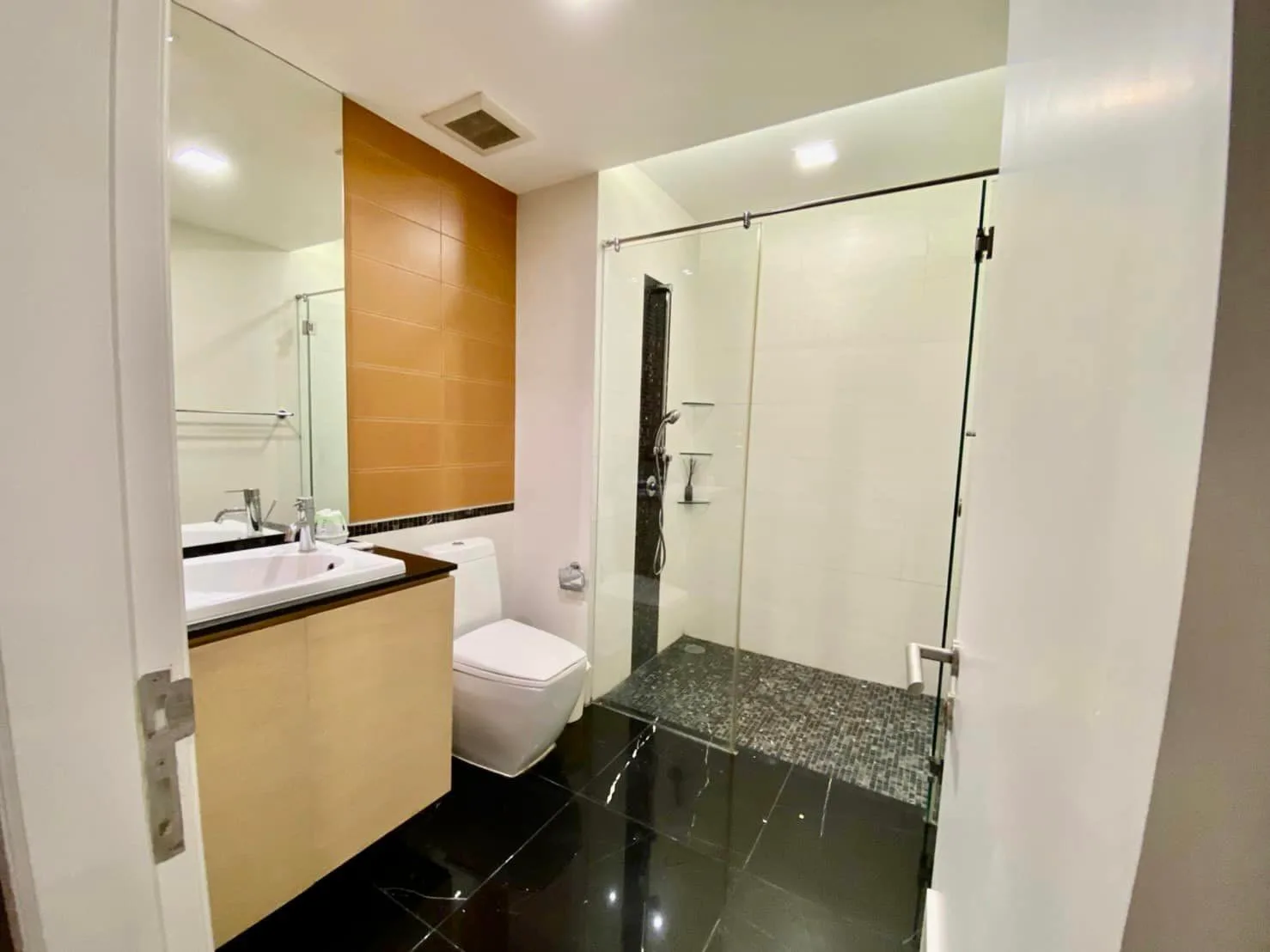Urbano Absolute Sathon - Taksin — photo 17