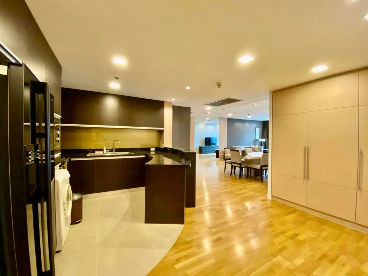 Urbano Absolute Sathon - Taksin — photo 7
