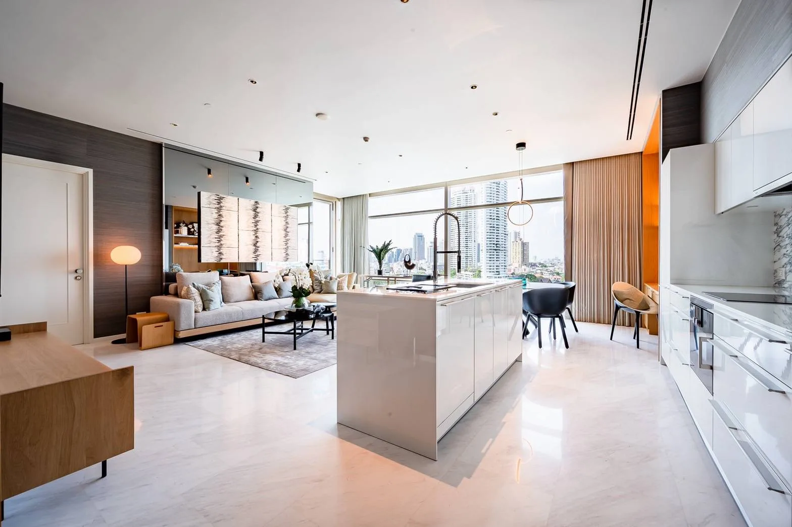 Four Seasons Private Residences Bangkok — photo 1