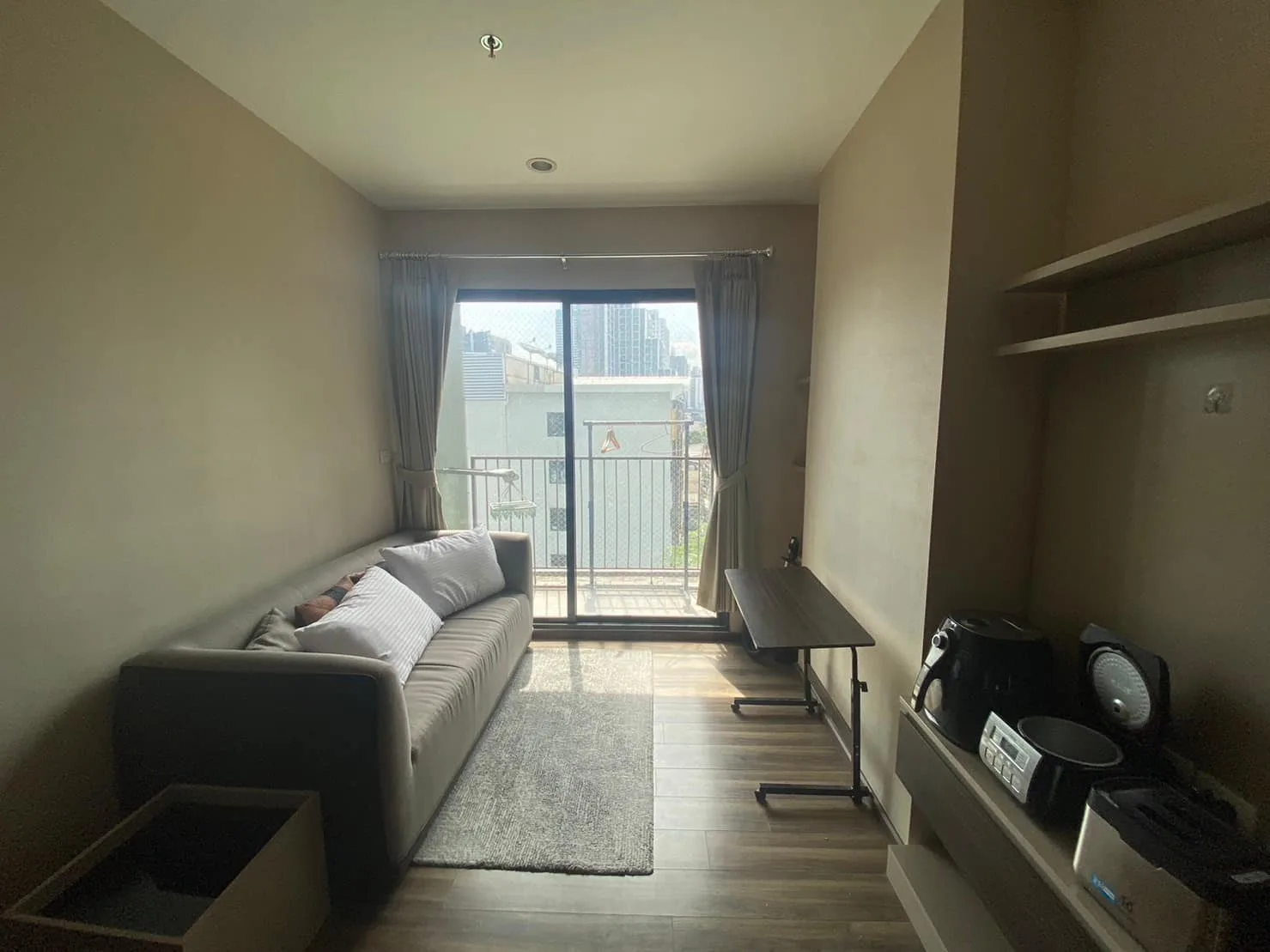 Teal Sathorn-taksin — photo 1