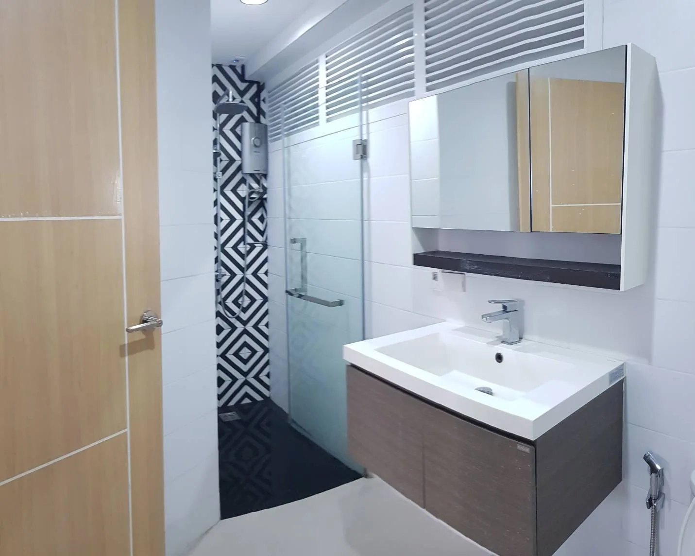 Thonglor Tower — photo 8