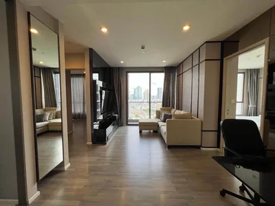 The Room Sathorn - St.Louis