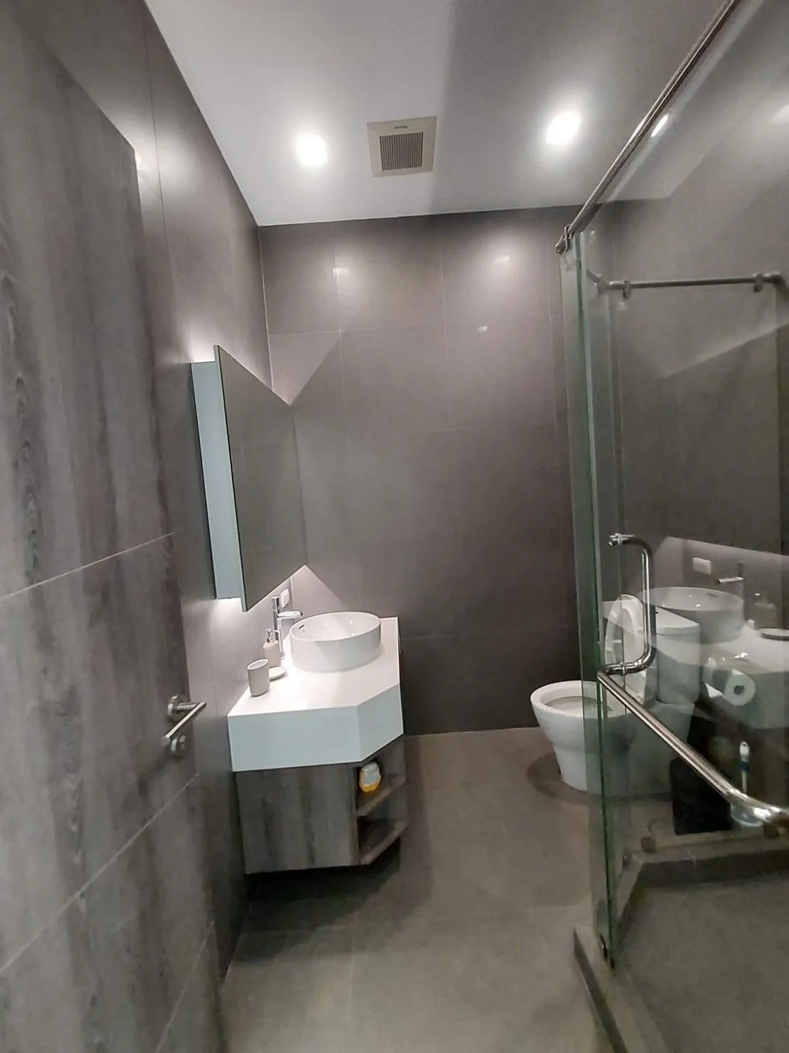Trapezo Sukhumvit 16 — photo 19