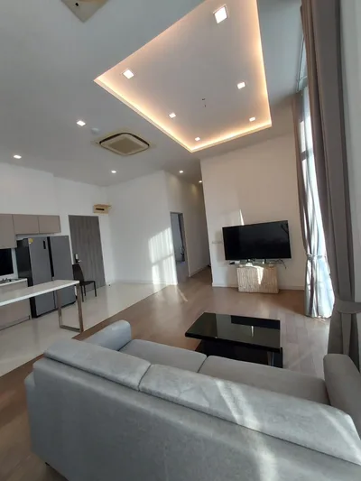 Trapezo Sukhumvit 16