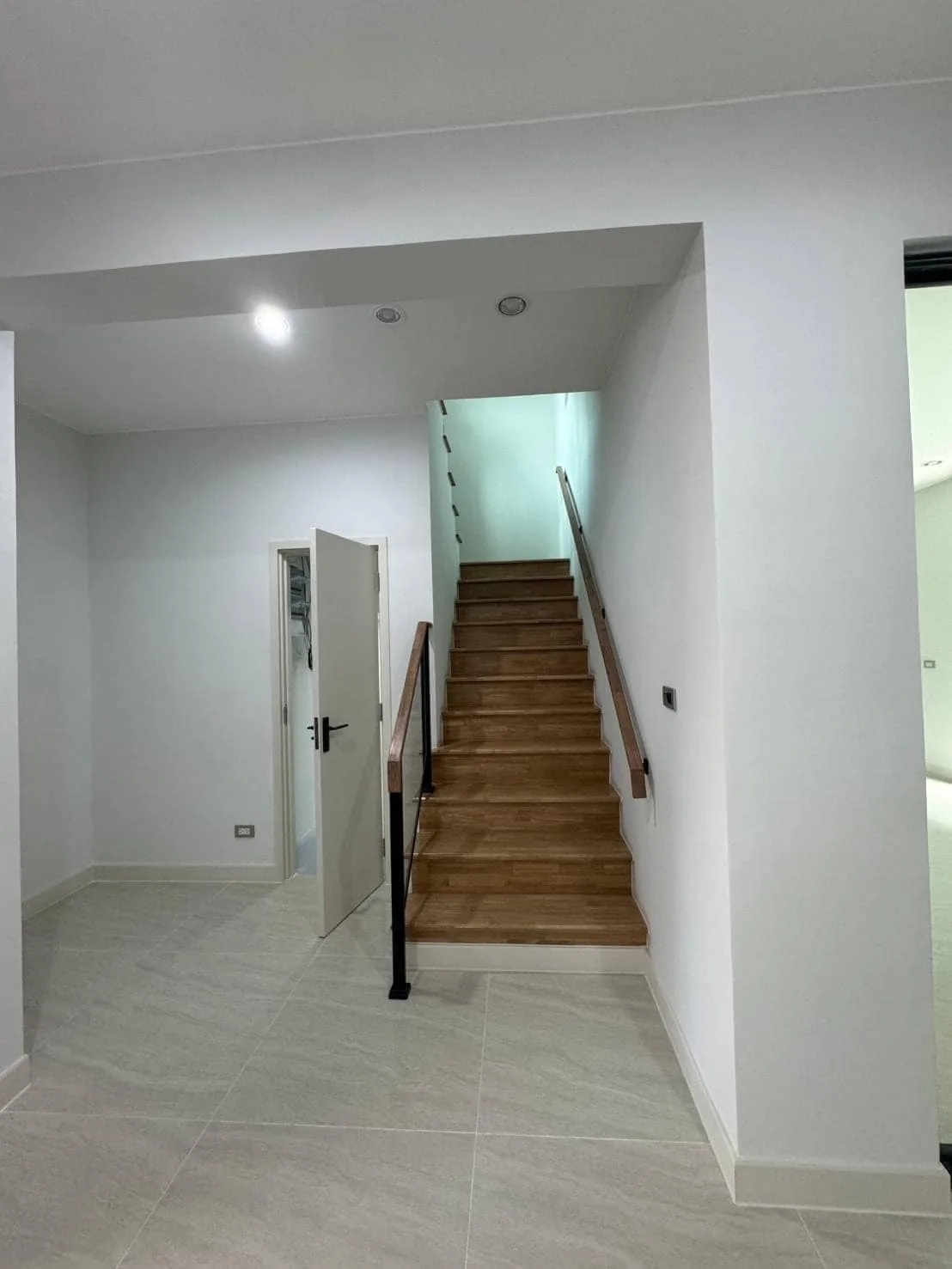 Townhome — photo 13