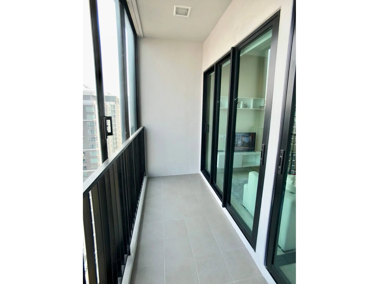 Condolette Midst Rama 9 — photo 11