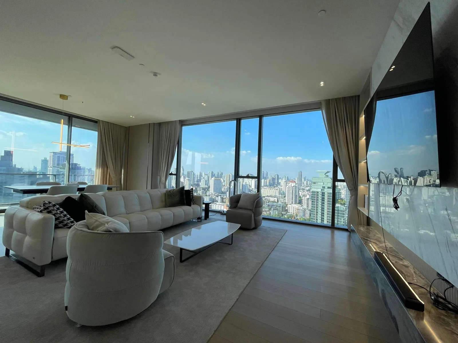 The Strand Thonglor — photo 1