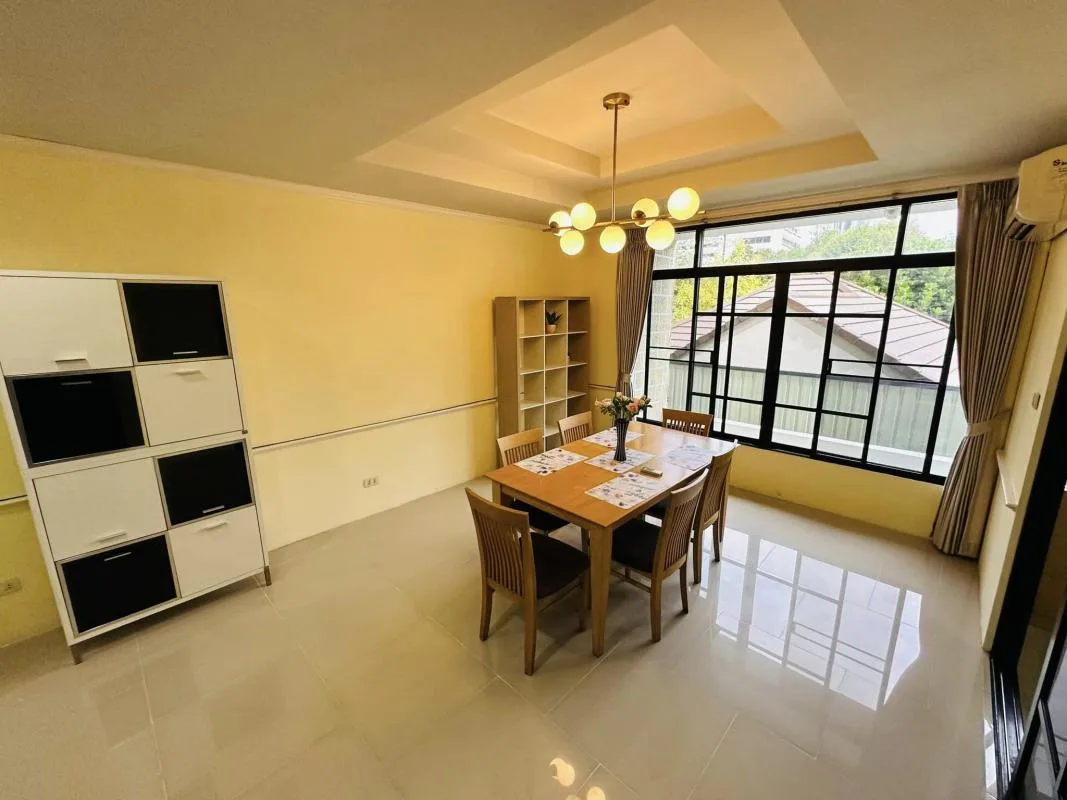 Townhome — photo 3