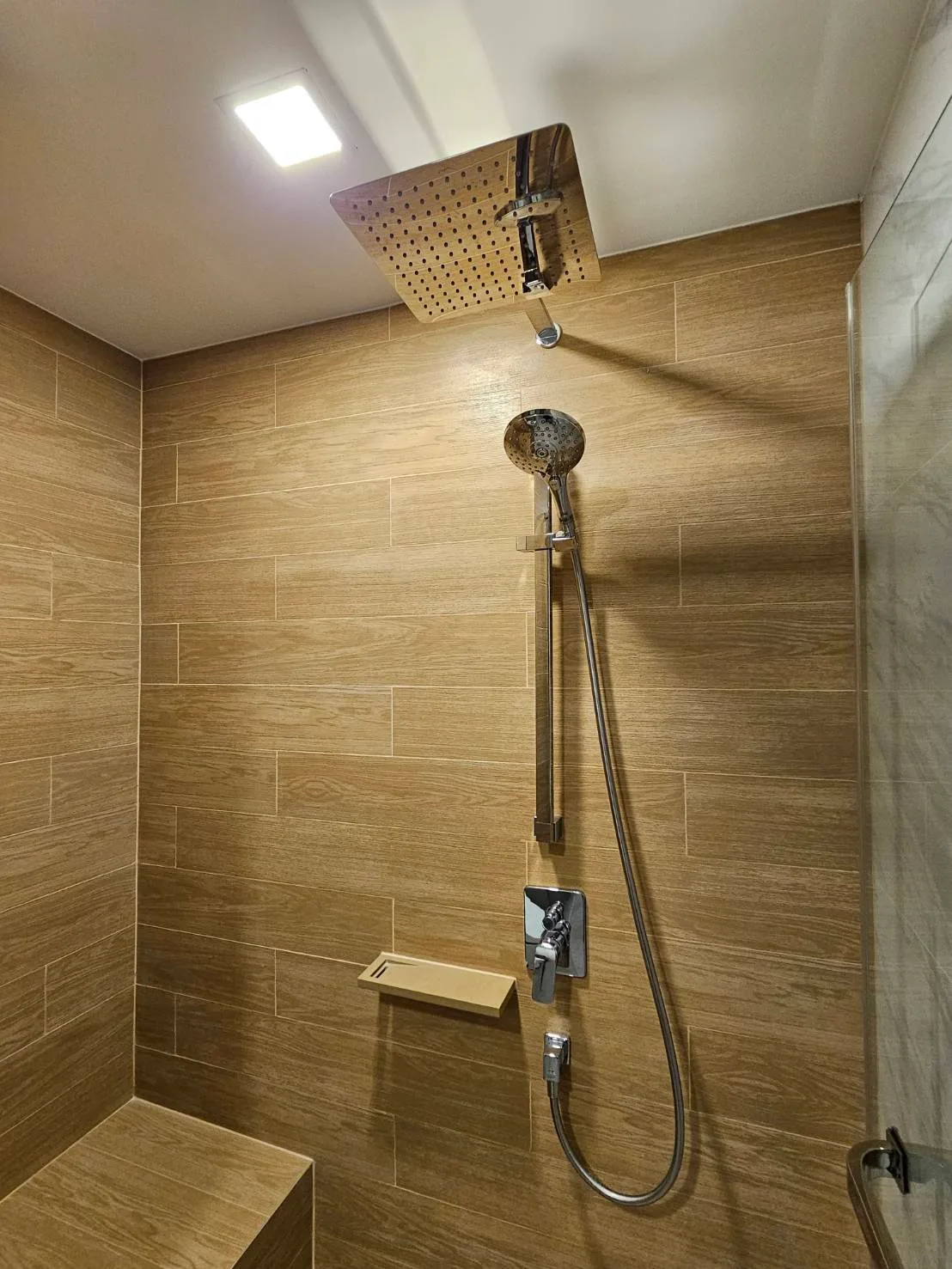Taka Haus Ekamai 12 — photo 11