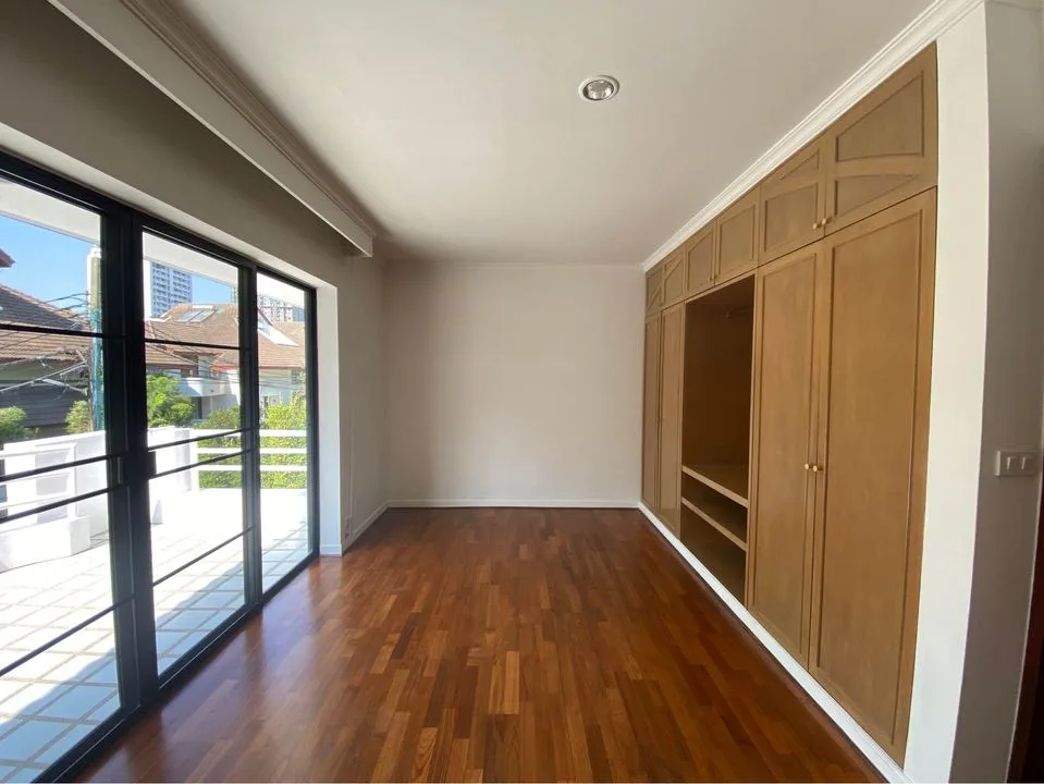 Noble house — photo 9