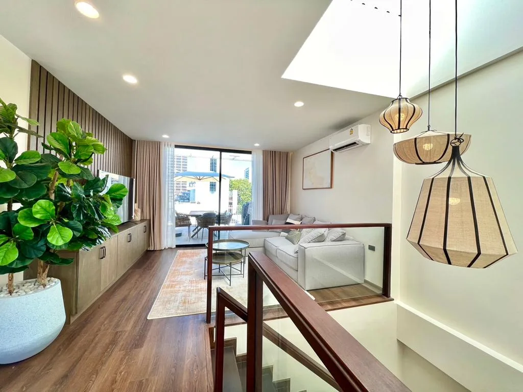 Townhome — photo 16