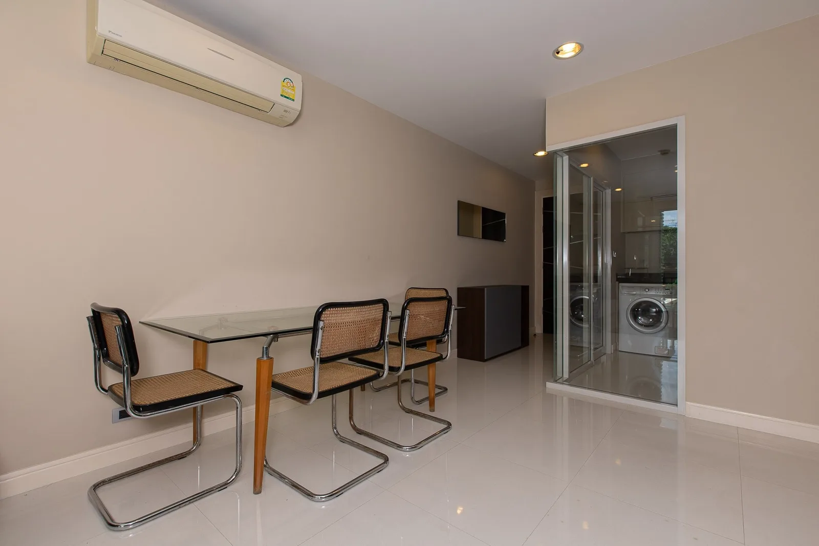 The Crest Sukhumvit 24 — photo 3