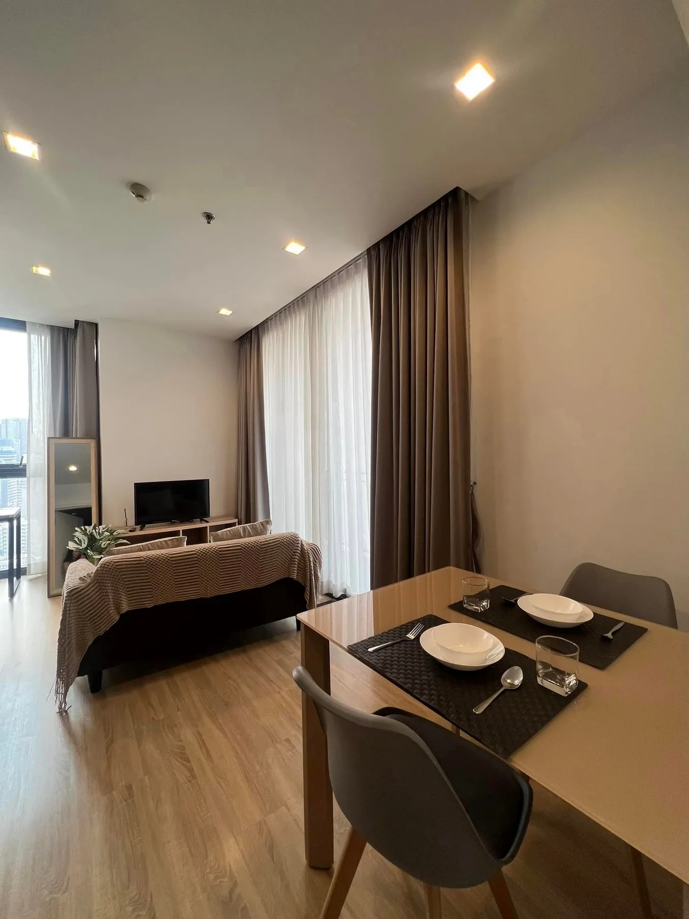THE LINE Phahol - Pradipat — photo 2