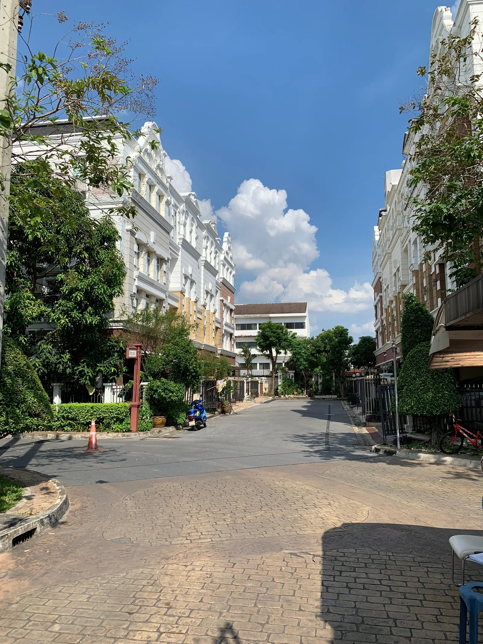 Townhouse Soi Santi Suk — photo 10