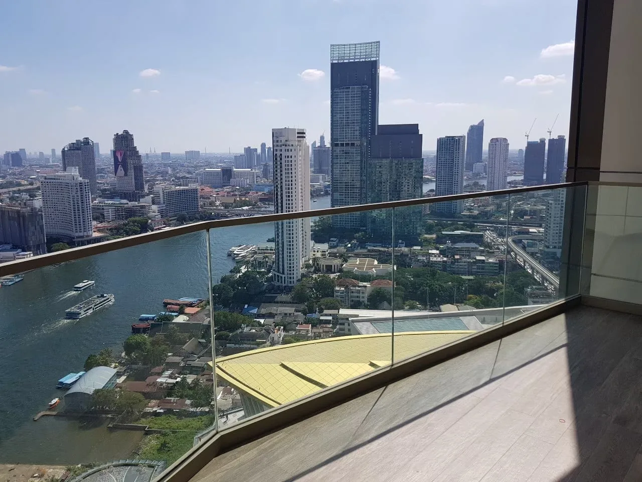 Magnolias Waterfront Residences — photo 8