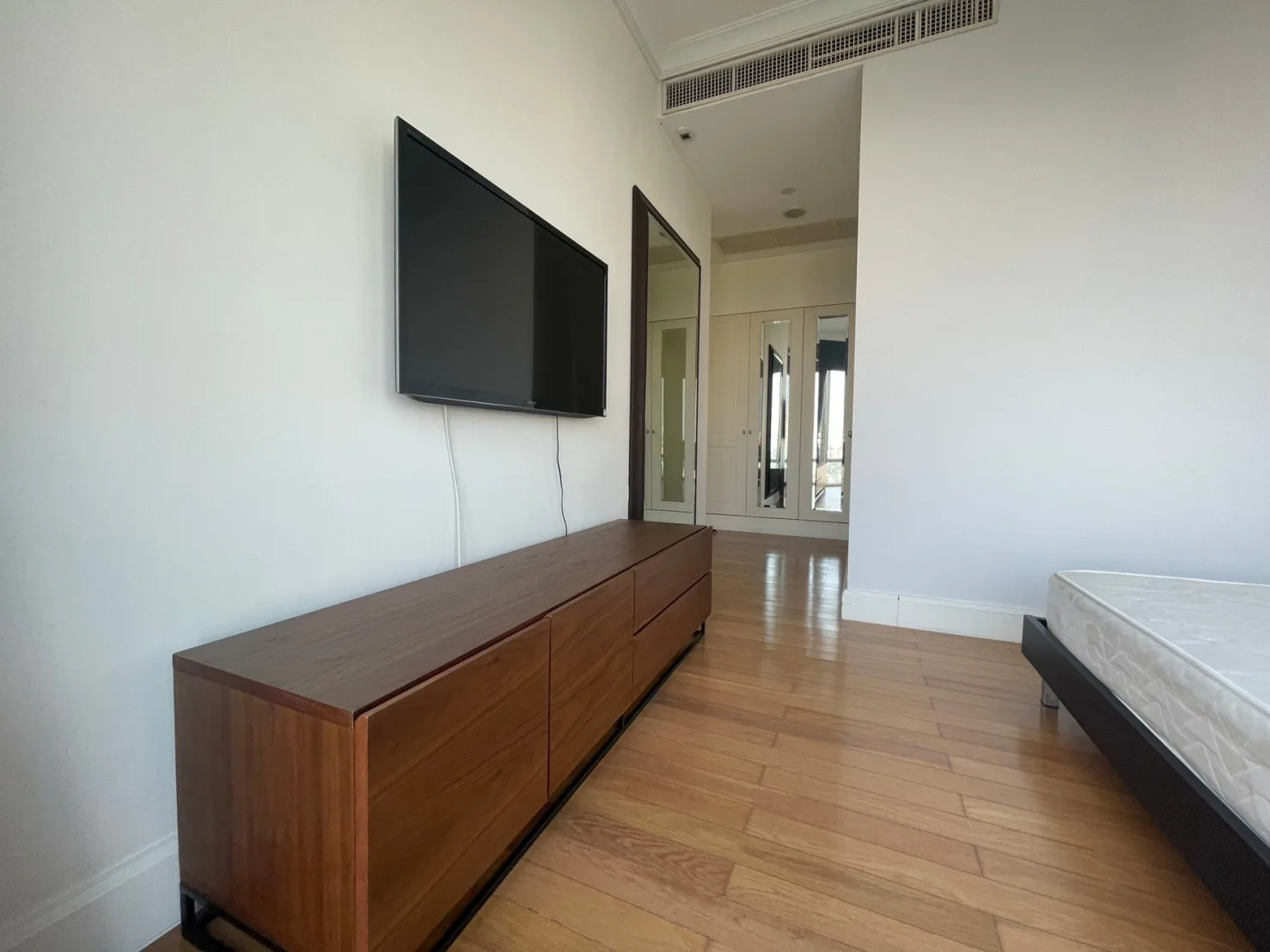 Royce Private Residences — photo 9