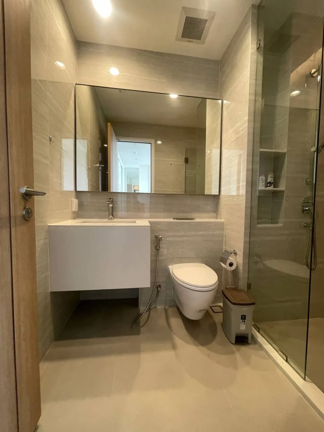 Anil Sathorn 12 — photo 12