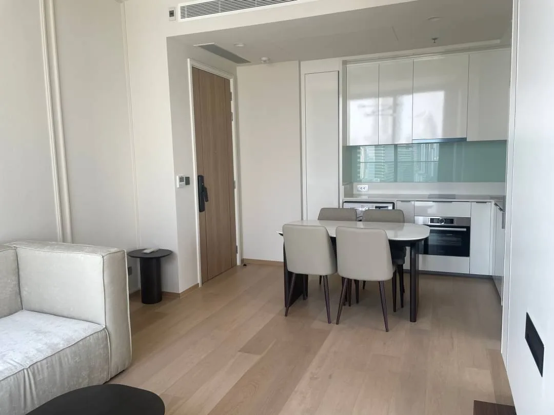 Anil Sathorn 12 — photo 3