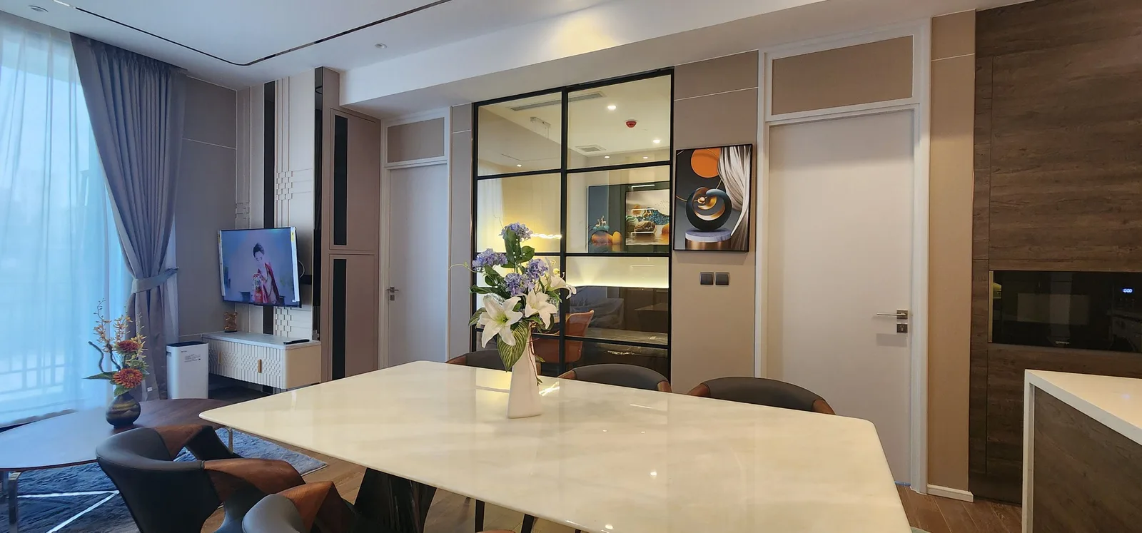 Muniq Langsuan — photo 1