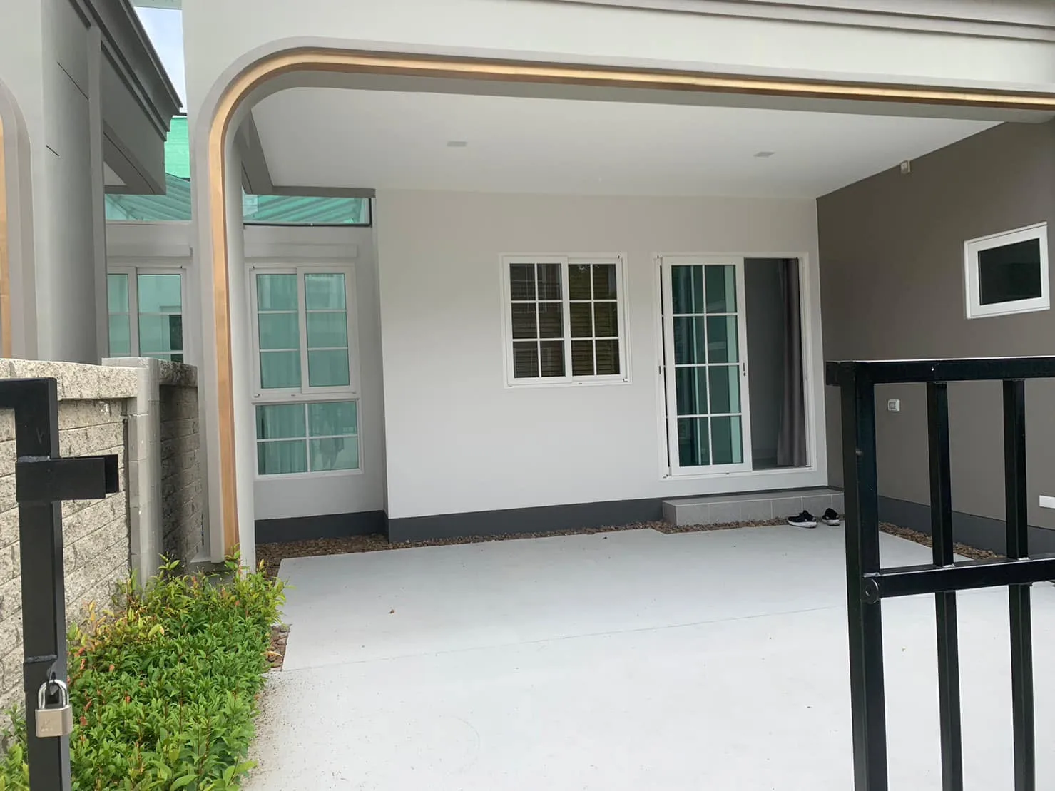 Townhome — photo 2
