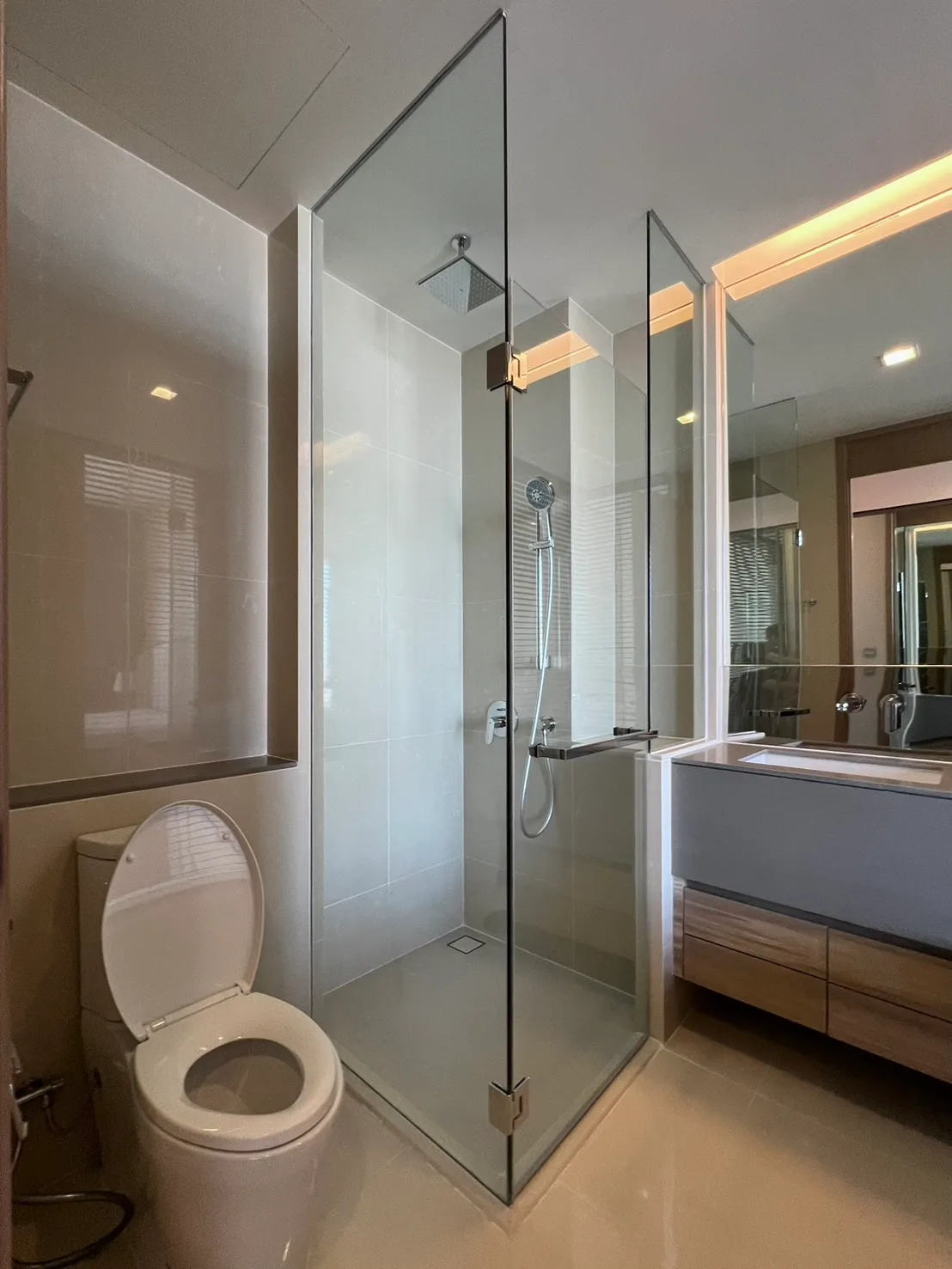 The Esse Asoke — photo 14