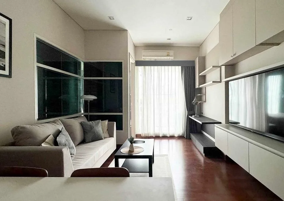Ivy Thonglor — photo 2