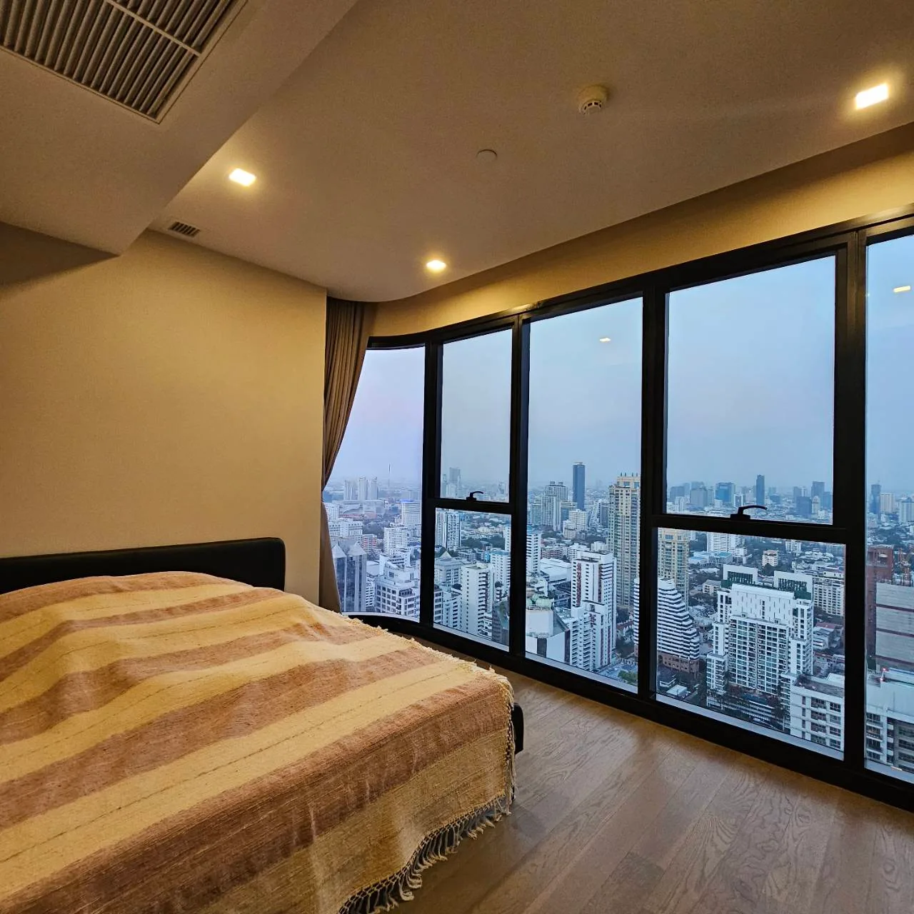 Ashton Asoke — photo 1