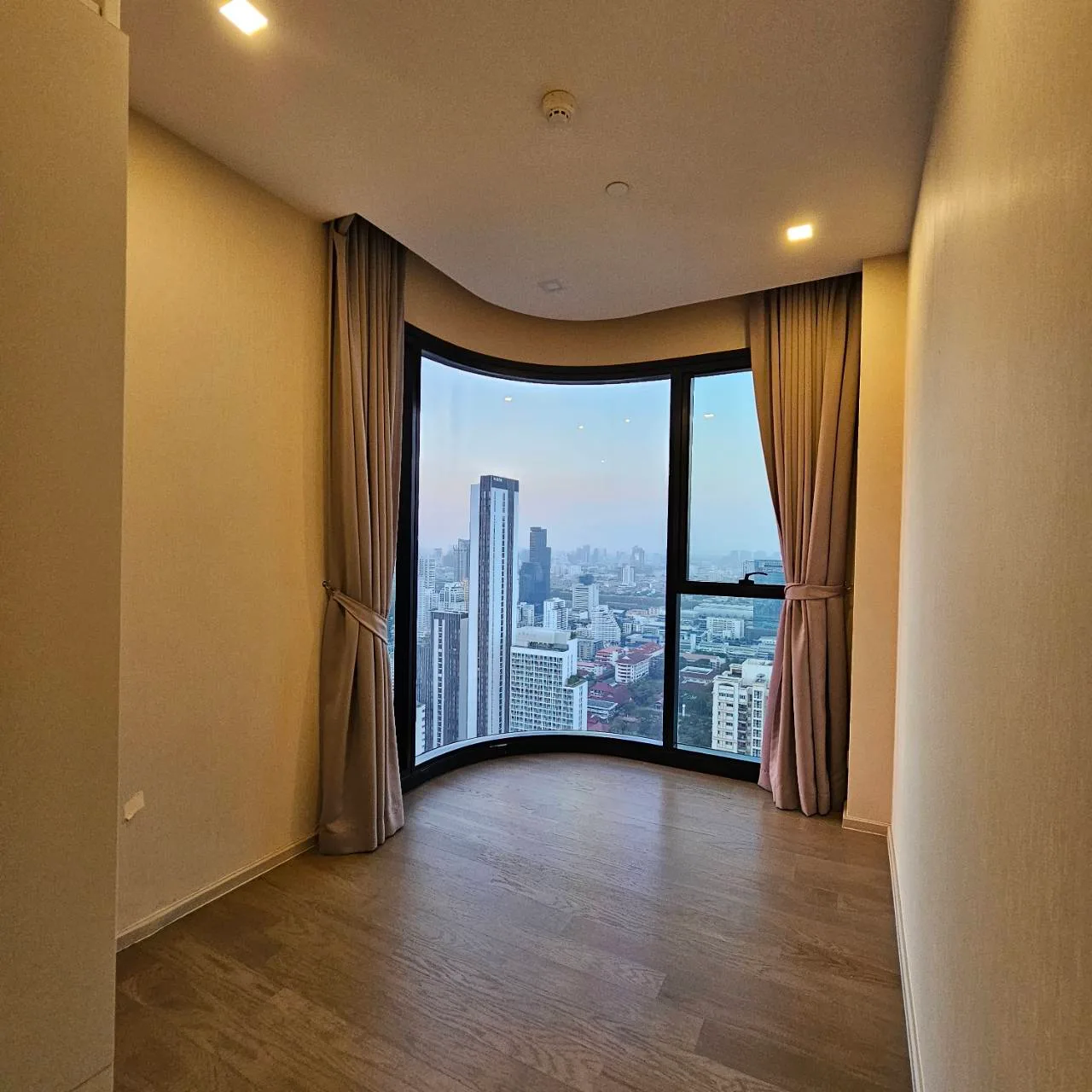 Ashton Asoke — photo 3