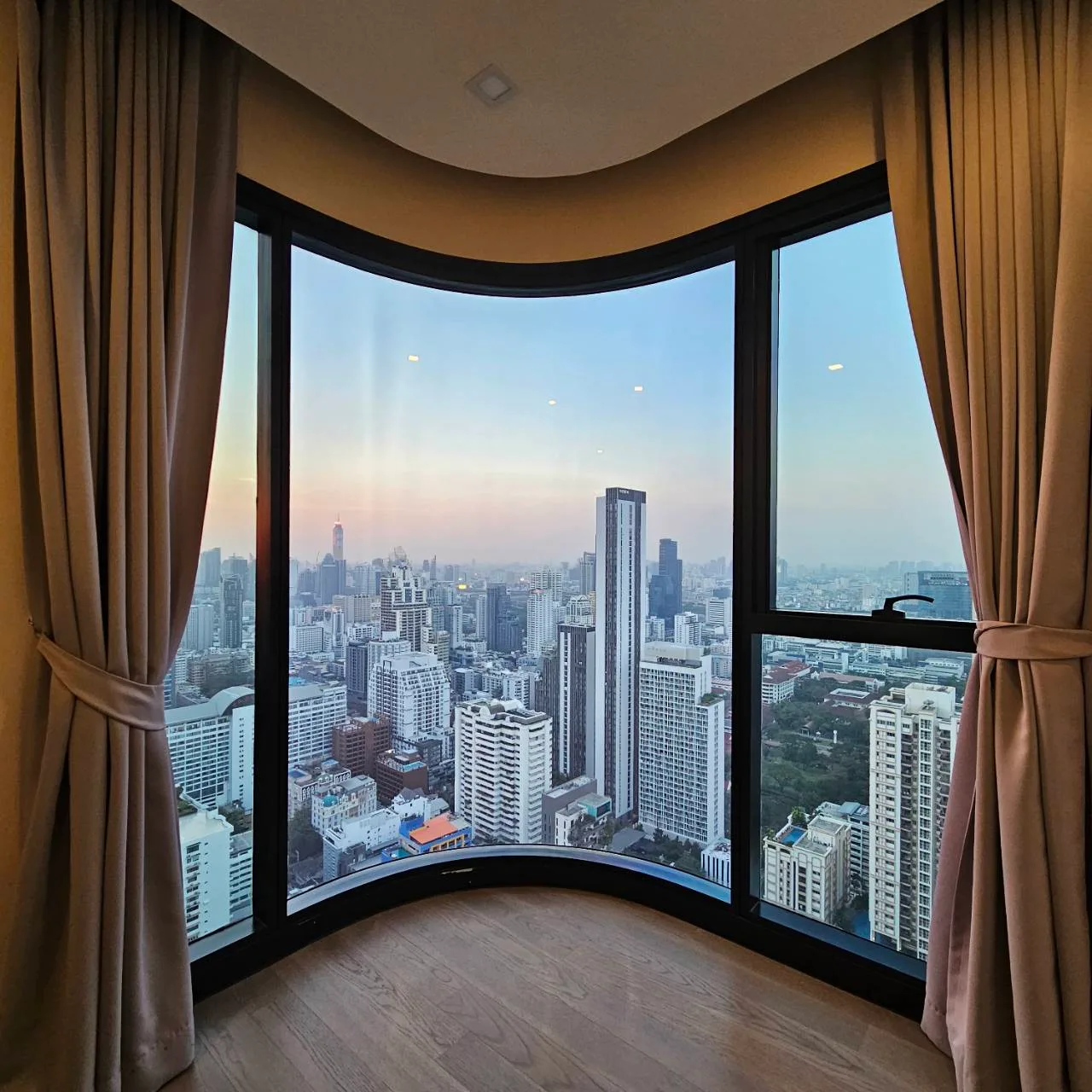 Ashton Asoke — photo 4