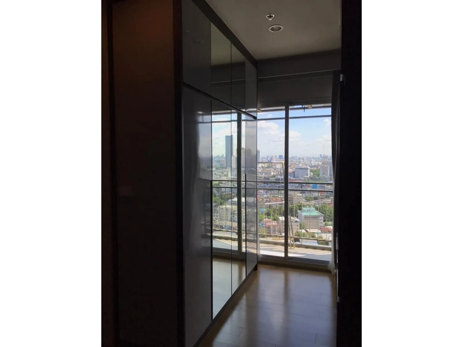 Hive Sathorn — photo 8