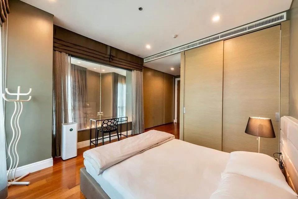 Bright Sukhumvit 24 — photo 12