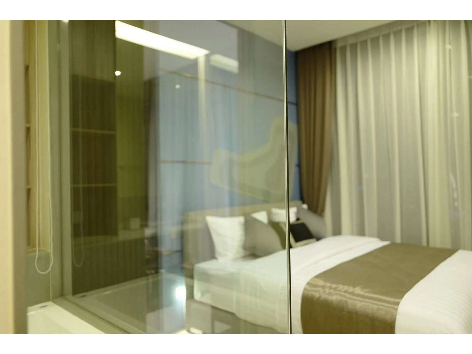 The Esse Asoke — photo 8