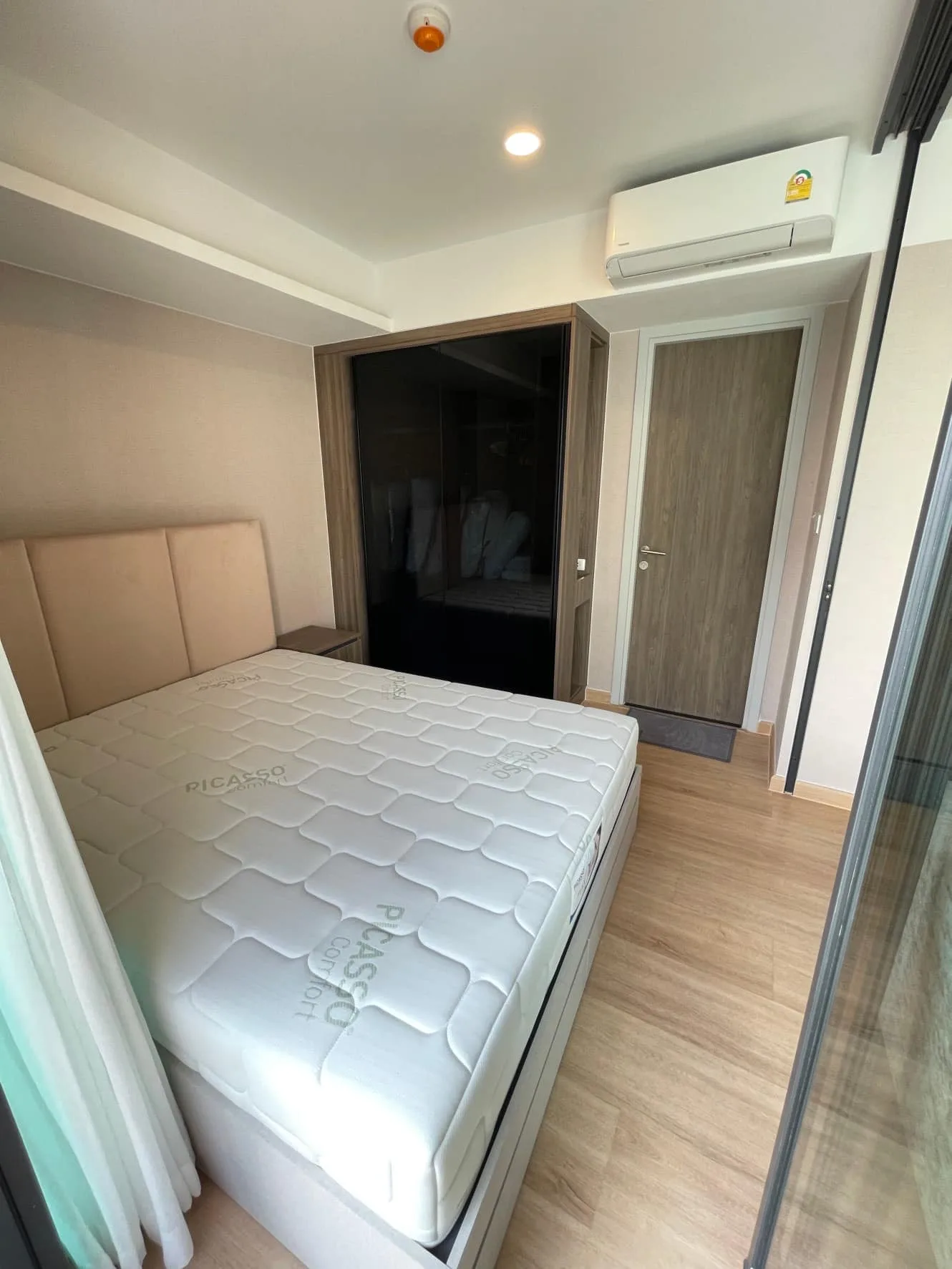 Lloyd Soonvijai-thonglor — photo 3