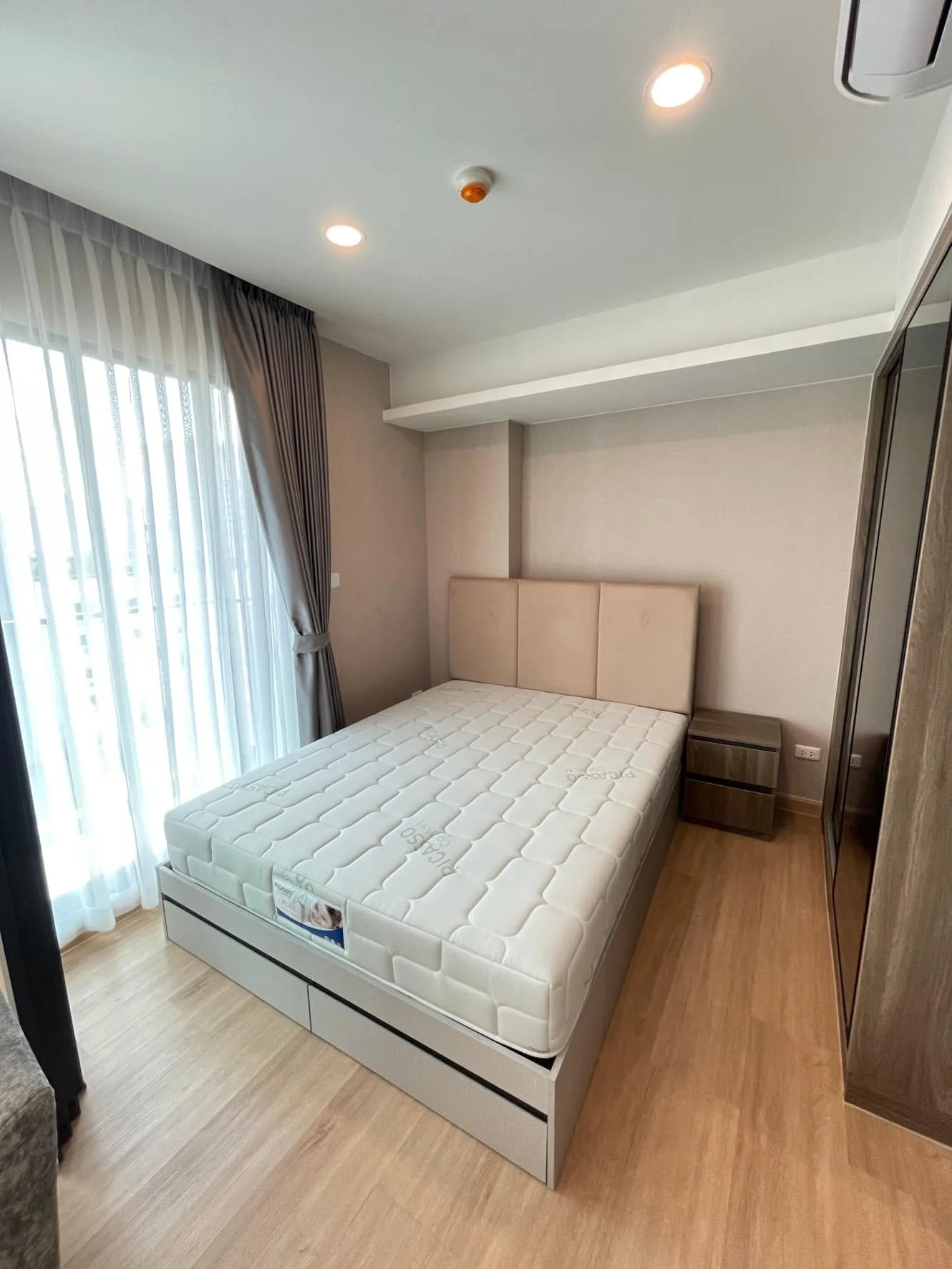 Lloyd Soonvijai-thonglor — photo 5
