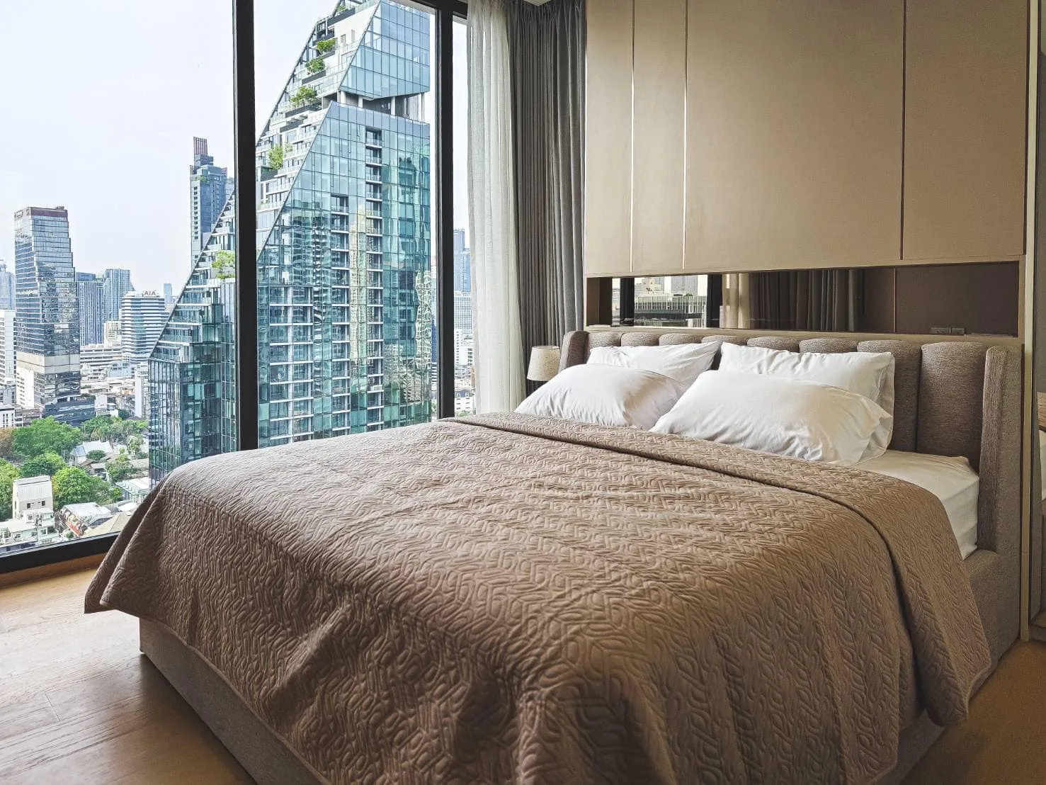 Anil Sathorn 12 — photo 6