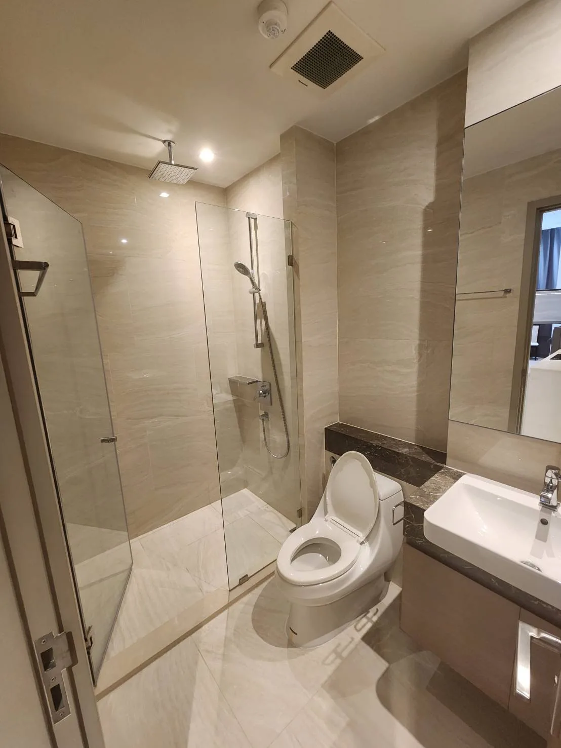 Ashton Silom — photo 10