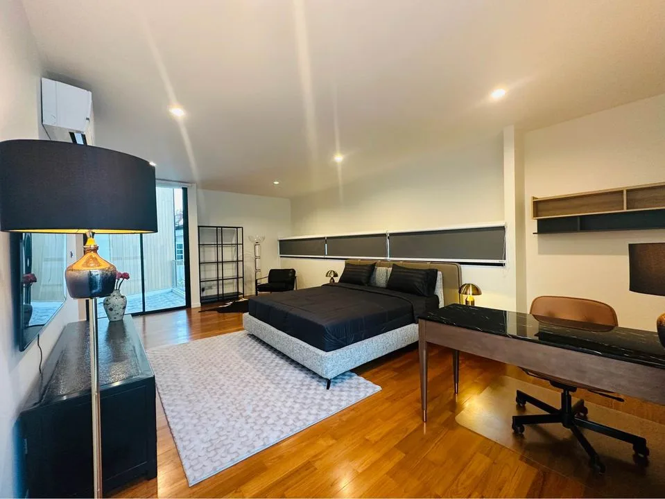 Townhome — photo 11