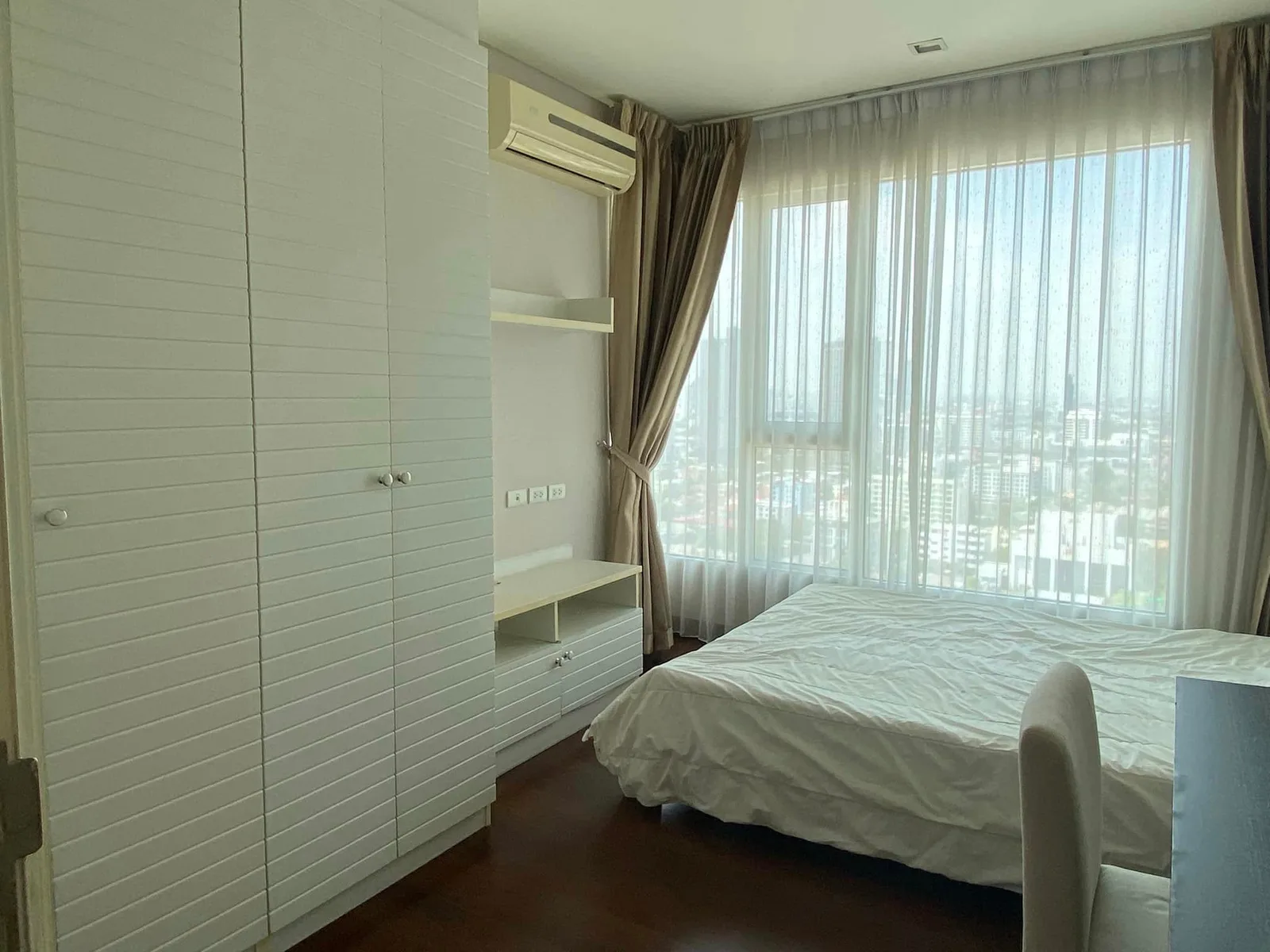 Ivy Thonglor — photo 10