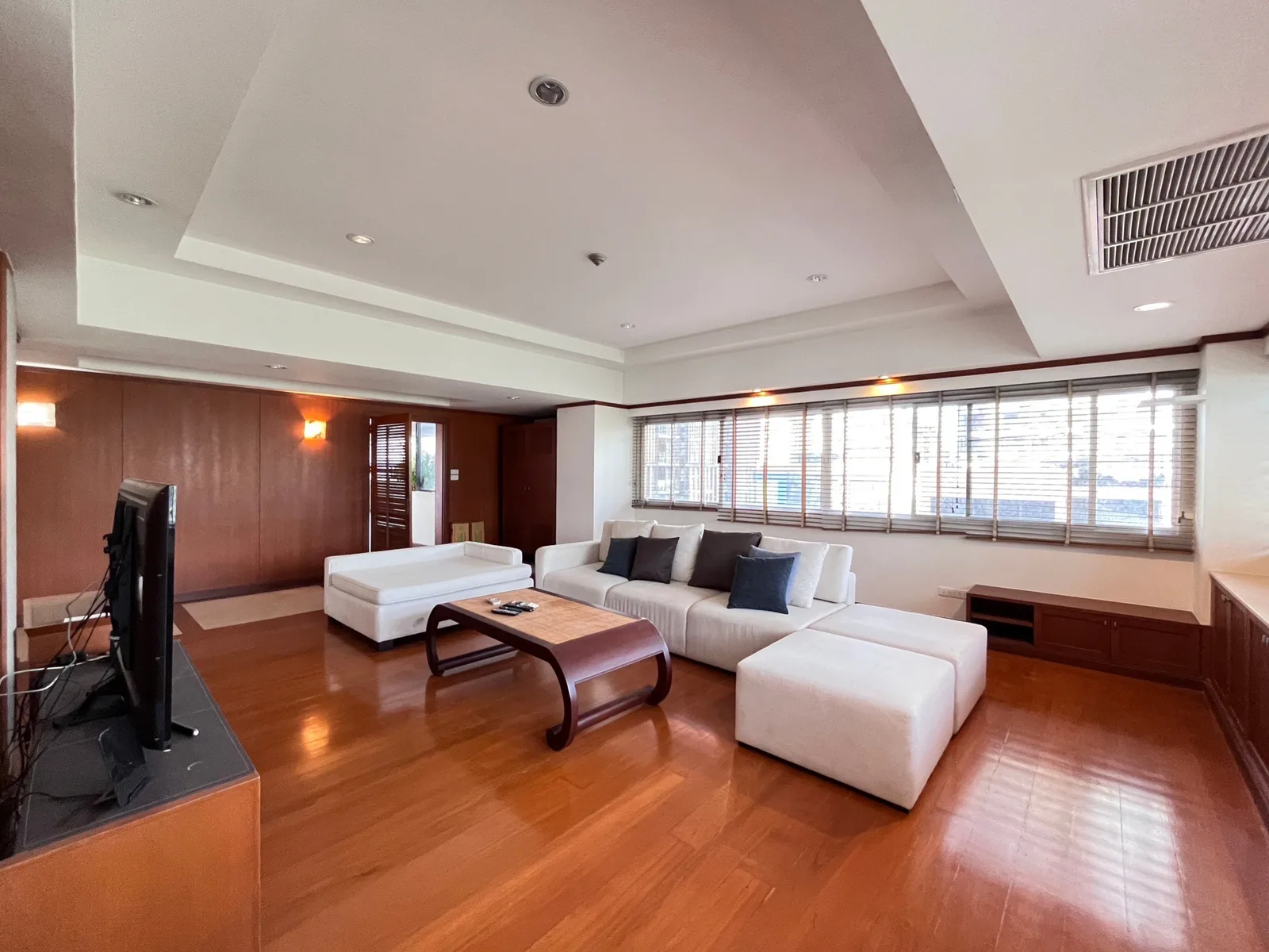Sukhumvit House — photo 2