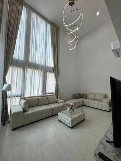 Baan Klang Muang Sukhumvit 77