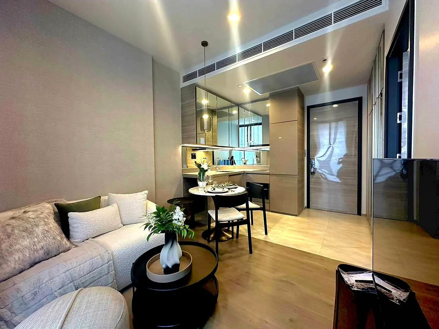 The Crest Park Residences — photo 1
