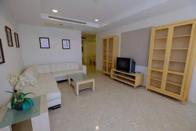 Hampton Thonglor 10