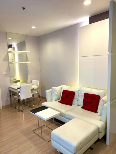 Urbano Absolute Sathon - Taksin