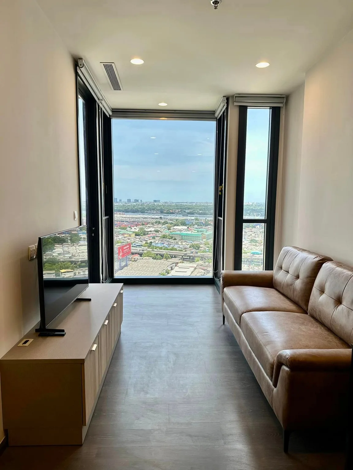 OKA HAUS Sukhumvit 36 — photo 1