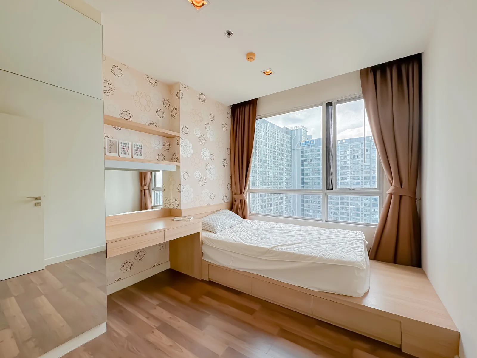 The Room Sathorn - Taksin — photo 11