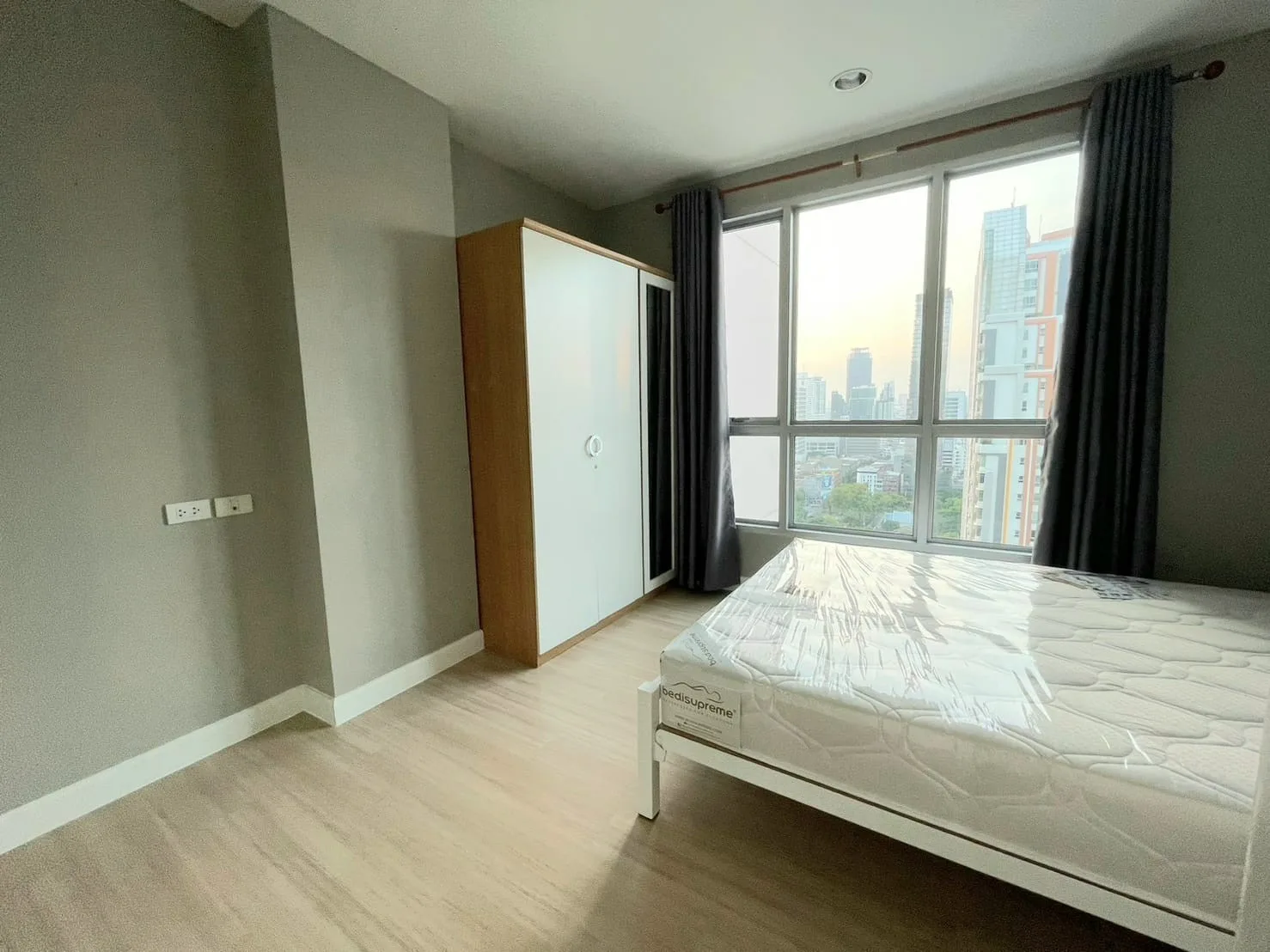 Life @ Sathorn 10 — photo 4