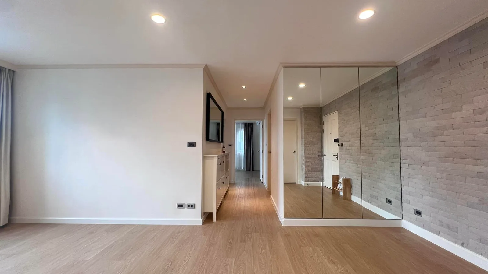 Condo One X Sathorn - Narathiwat — photo 3