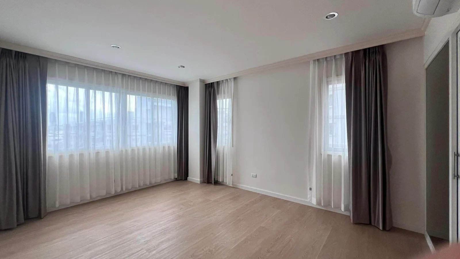Condo One X Sathorn - Narathiwat — photo 5